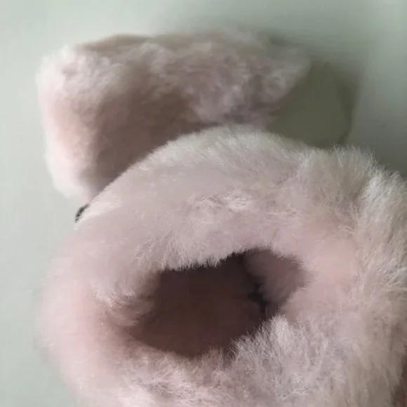 UGG KIDS LEATHER & REAL SHEARLING TRAPPER HAT AND MITTENS SET. SHEEPSKIN - Picture 13 of 16